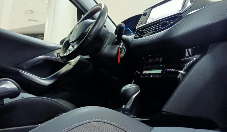 
								PEUGEOT 2008 1,2 PURETECH EAT6 lleno									