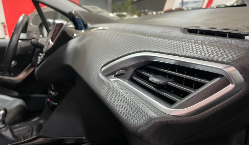 
								PEUGEOT 2008 1.5 HDI ALLURE BUSINESS lleno									